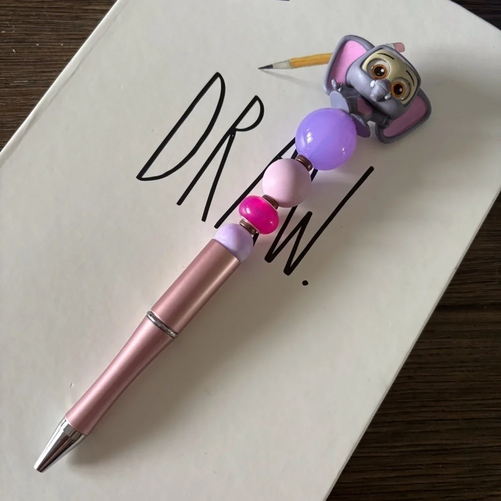Disney Doorables: Zootopia: Finnick handmade beaded pen